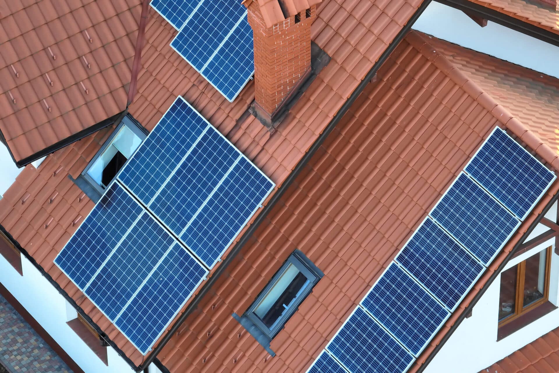 Vista aérea de paneles solares